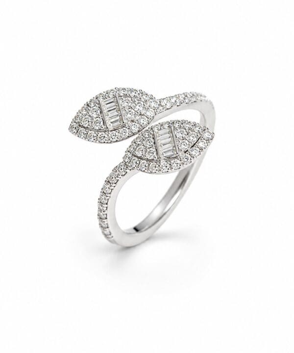 18K White Gold & Diamond Ring (0.56ct)
